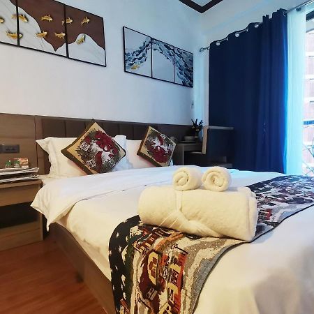 Warm Makati Aparthotel Makati City Ngoại thất bức ảnh