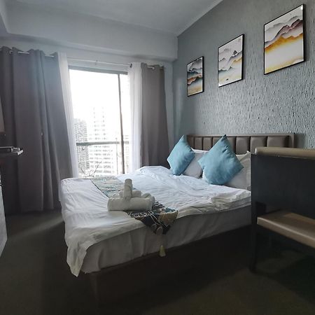 Warm Makati Aparthotel Makati City Ngoại thất bức ảnh