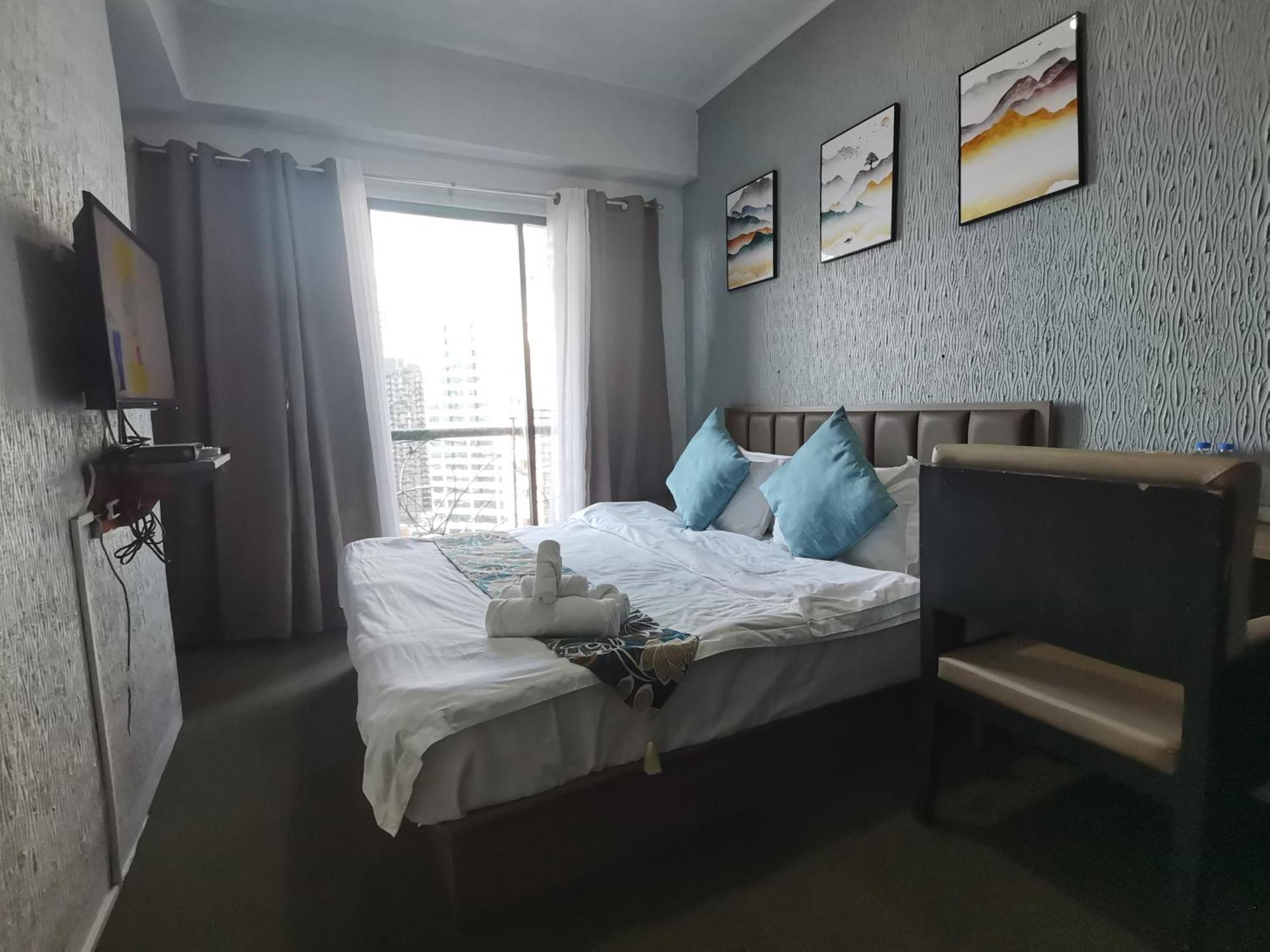 Warm Makati Aparthotel Makati City Ngoại thất bức ảnh